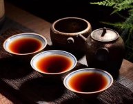 普洱生茶是當(dāng)年的好還是陳年的好？